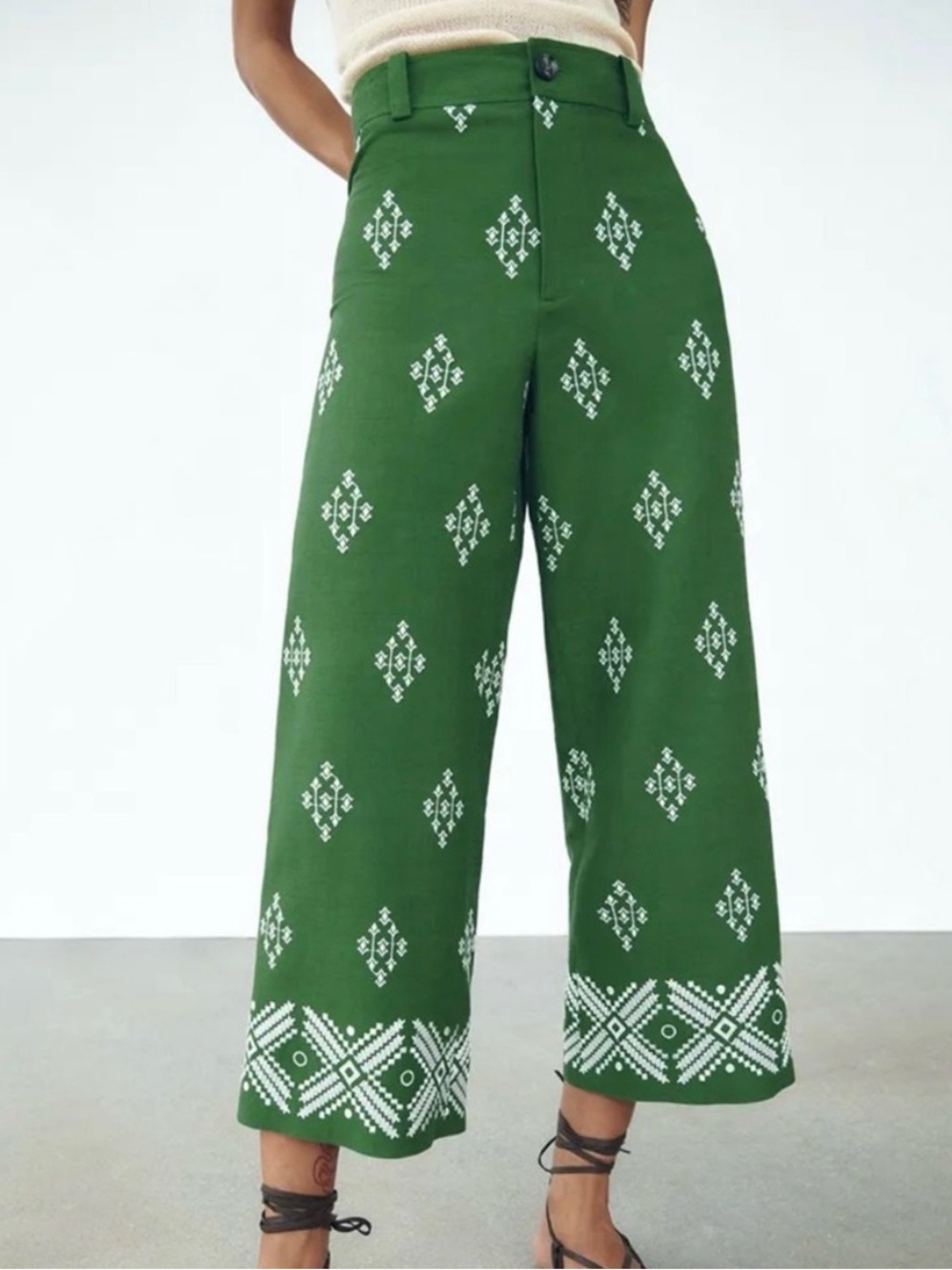 Zara Green Cropped Embroidered Pants with Cream Pattern